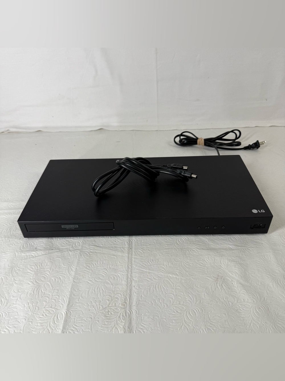 E1 LG UBKC90 4K Ultra-HD HDR Dolby Vision Blu-ray Disc Player w/Remote UBK90